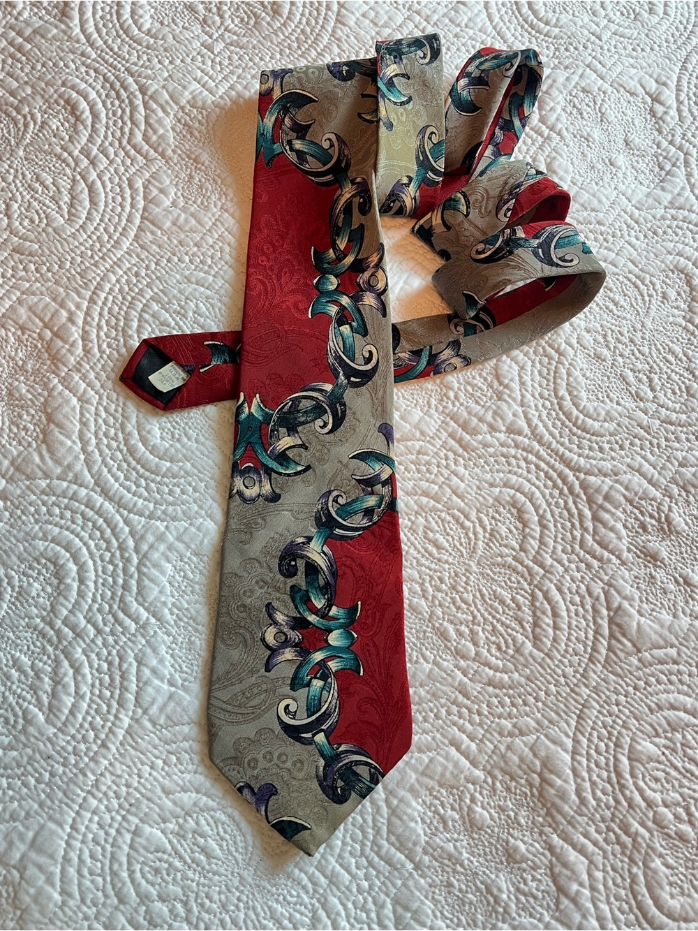 Vintage Oscar de la Renta neckwear 100% silk tie